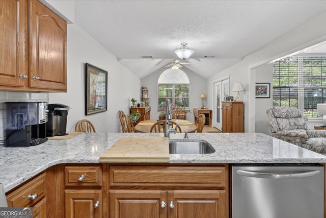7 Towne Lake Court, Pooler, GA 31322