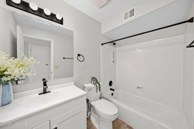 2417 E Blacklidge Drive, Tucson, AZ 85719