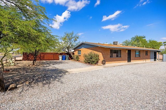 2417 E Blacklidge Drive, Tucson, AZ 85719
