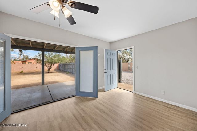 2417 E Blacklidge Drive, Tucson, AZ 85719