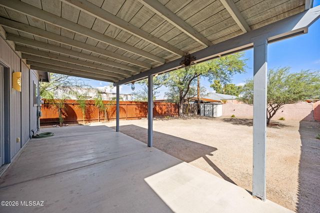 2417 E Blacklidge Drive, Tucson, AZ 85719