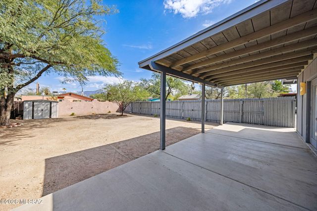 2417 E Blacklidge Drive, Tucson, AZ 85719