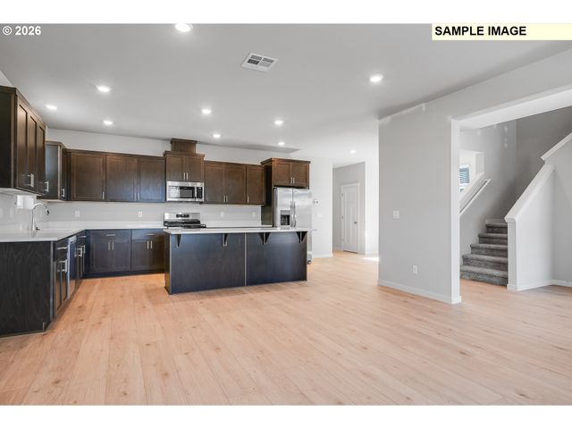909 Legacy St, Eugene, OR 97402
