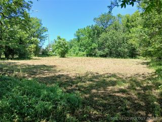 712 S Cedar Street, Nowata, OK 74048