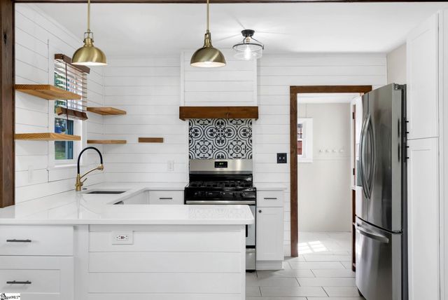 39 Gatling Avenue, Greenville, SC 29605