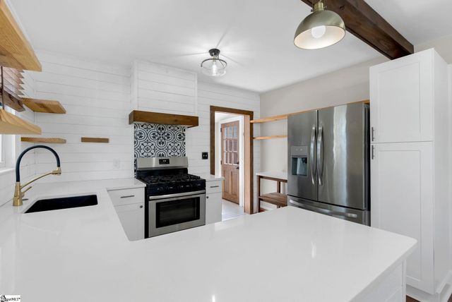 39 Gatling Avenue, Greenville, SC 29605