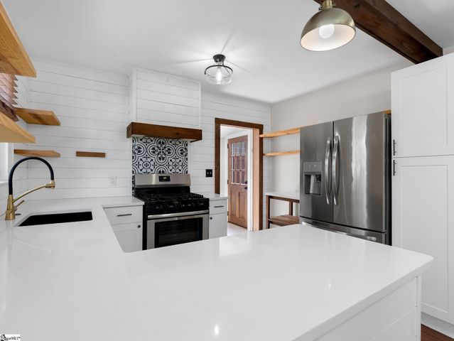 39 Gatling Avenue, Greenville, SC 29605