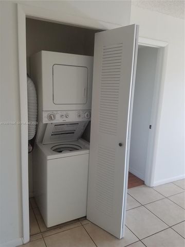 310 Racquet Club Rd 204, Weston, FL 33326