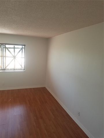 310 Racquet Club Rd 204, Weston, FL 33326