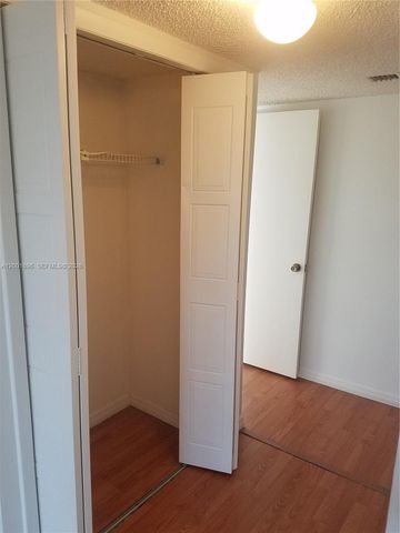 310 Racquet Club Rd 204, Weston, FL 33326