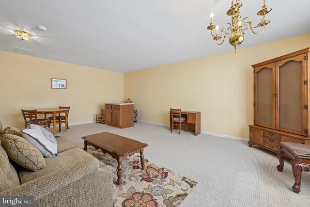 131 GLENGARRY LN, Hainesport, NJ 08036