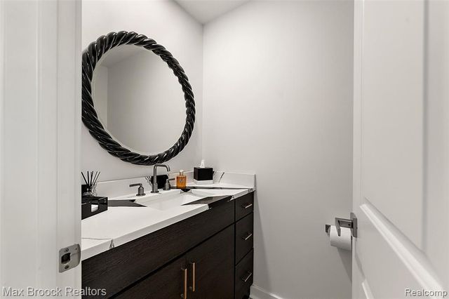 2141 Bordeaux Street, West Bloomfield, MI 48323