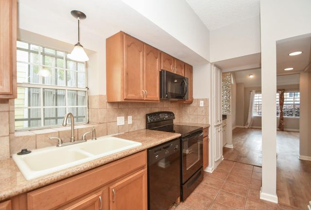 3010 Helena Street, Houston, TX 77006
