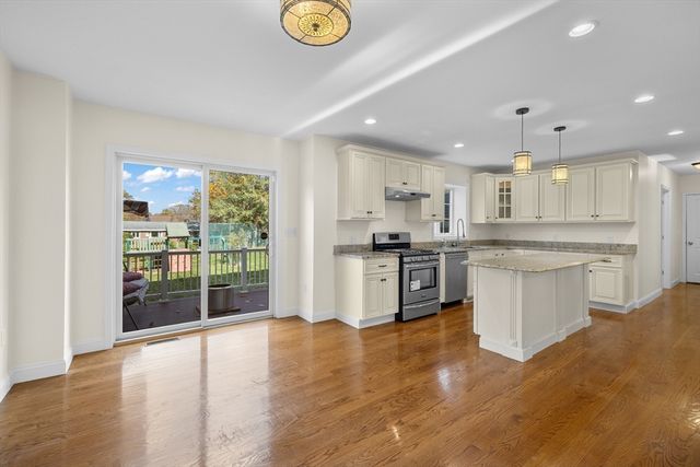 11 Checkerberry Ln, Chelmsford, MA 01824