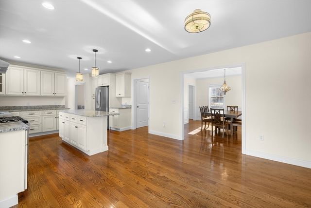 11 Checkerberry Ln, Chelmsford, MA 01824