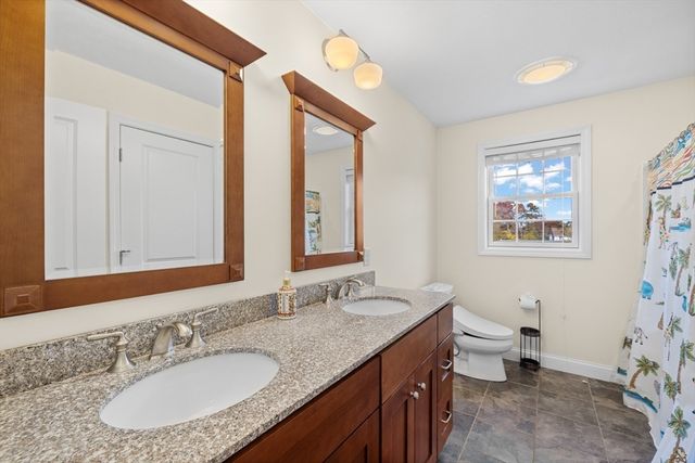 11 Checkerberry Ln, Chelmsford, MA 01824