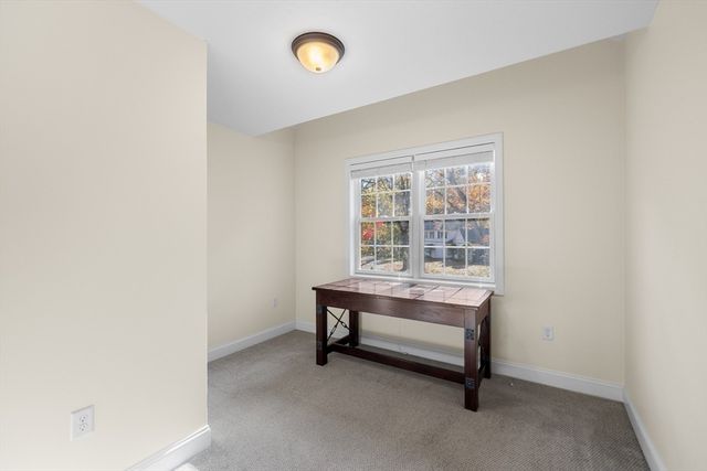 11 Checkerberry Ln, Chelmsford, MA 01824