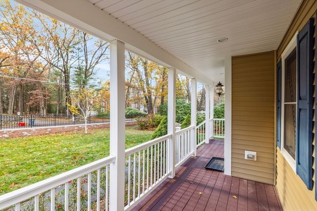 11 Checkerberry Ln, Chelmsford, MA 01824