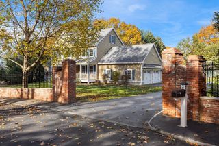 11 Checkerberry Ln, Chelmsford, MA 01824