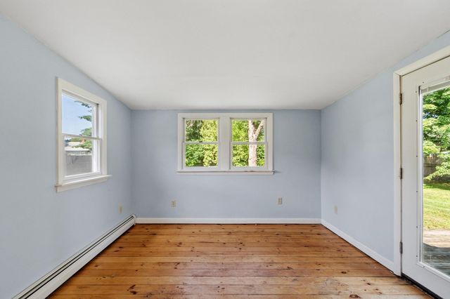 7 Mack Street, Bedford, NH 03110
