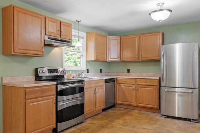7 Mack Street, Bedford, NH 03110