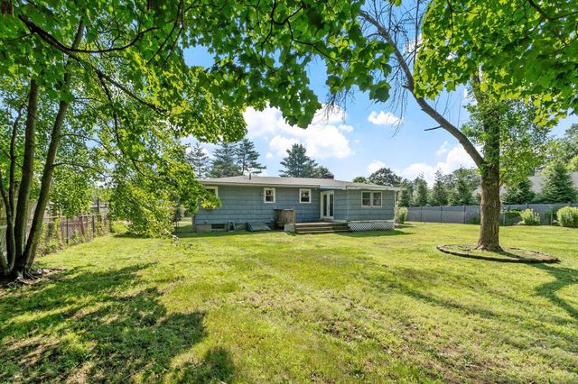 7 Mack Street, Bedford, NH 03110