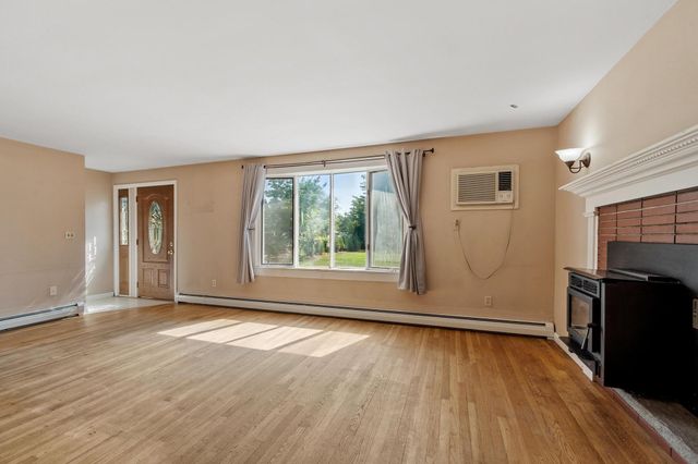 7 Mack Street, Bedford, NH 03110