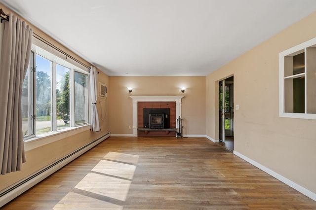 7 Mack Street, Bedford, NH 03110