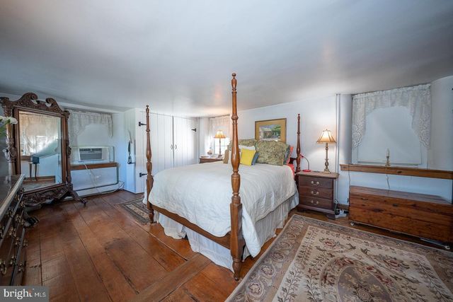 526 EGYPT RD, Phoenixville, PA 19460