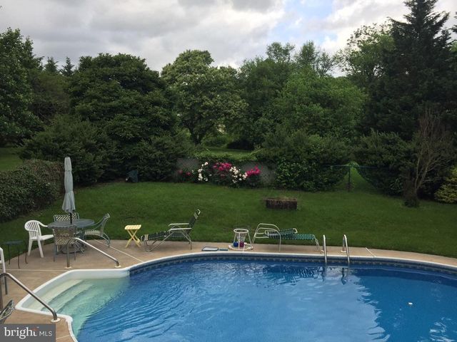 526 EGYPT RD, Phoenixville, PA 19460