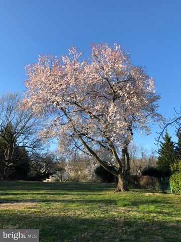 526 EGYPT RD, Phoenixville, PA 19460