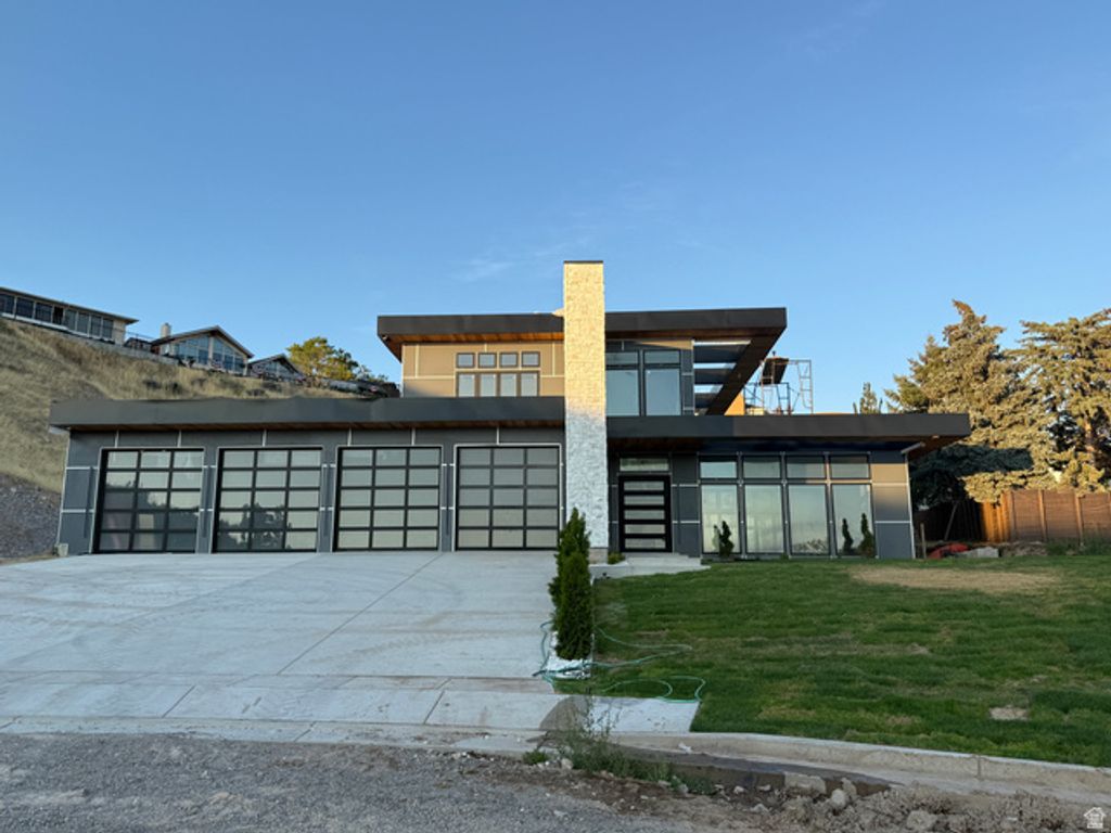 422 N CASTOR LN, Salt Lake City, UT 84103 — exterior