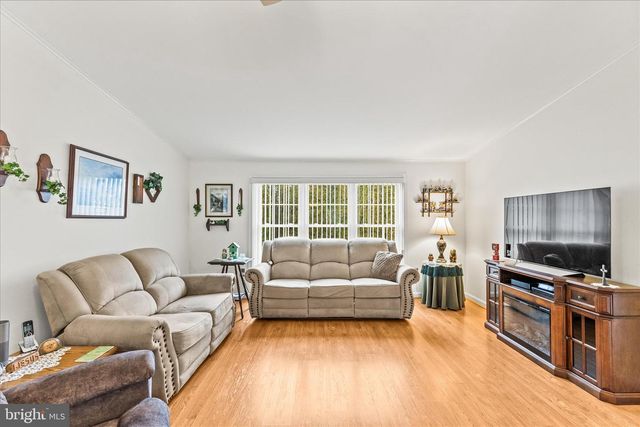 105 FROG POND HOLW, Abbottstown, PA 17301