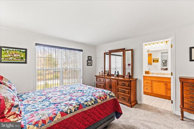 105 FROG POND HOLW, Abbottstown, PA 17301