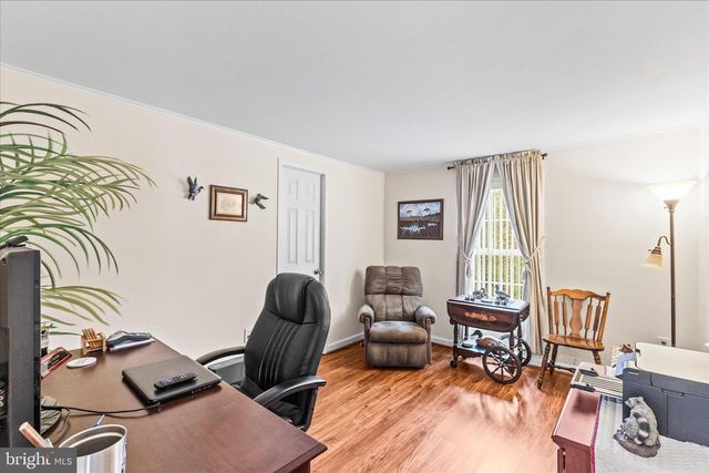 105 FROG POND HOLW, Abbottstown, PA 17301