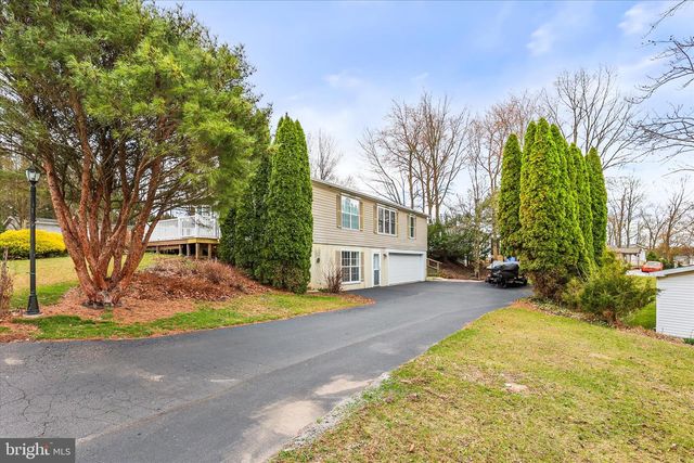 105 FROG POND HOLW, Abbottstown, PA 17301