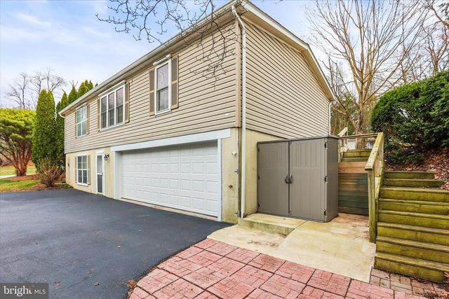 105 FROG POND HOLW, Abbottstown, PA 17301