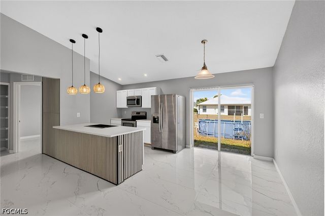2809 NW 21st AVE, Cape Coral, FL 33993