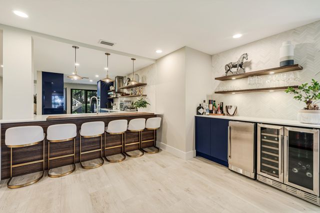 2835 Polo Island H103, Wellington, FL 33414