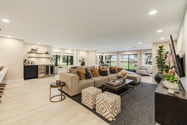 2835 Polo Island H103, Wellington, FL 33414