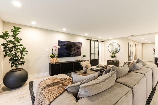 2835 Polo Island H103, Wellington, FL 33414