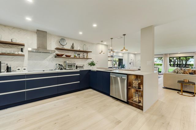 2835 Polo Island H103, Wellington, FL 33414