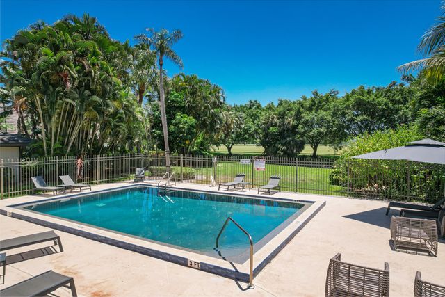 2835 Polo Island H103, Wellington, FL 33414