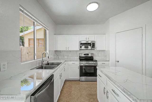 12010 W BELMONT Drive, Avondale, AZ 85323