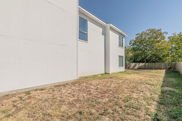 3908 Vilbig Road, Dallas, TX 75212