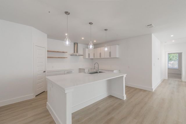 3908 Vilbig Road, Dallas, TX 75212