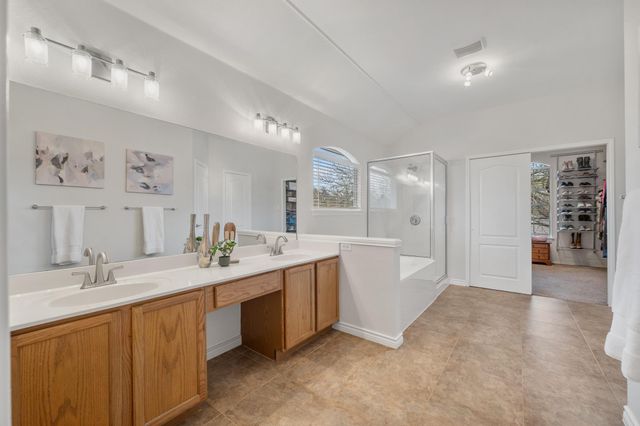 4223 Kingsburg DR, Round Rock, TX 78681