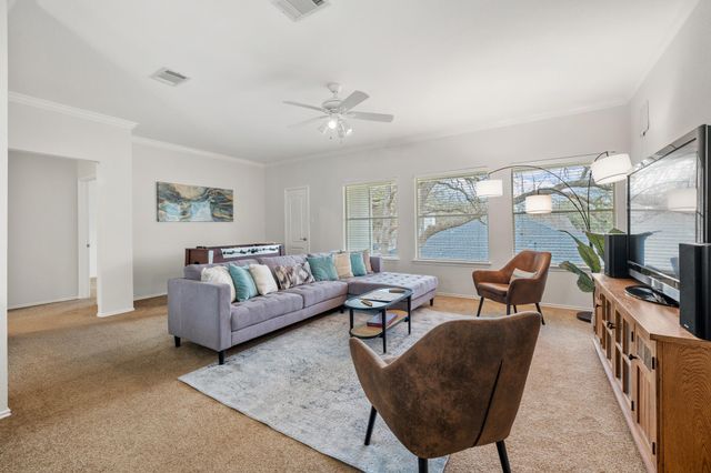 4223 Kingsburg DR, Round Rock, TX 78681