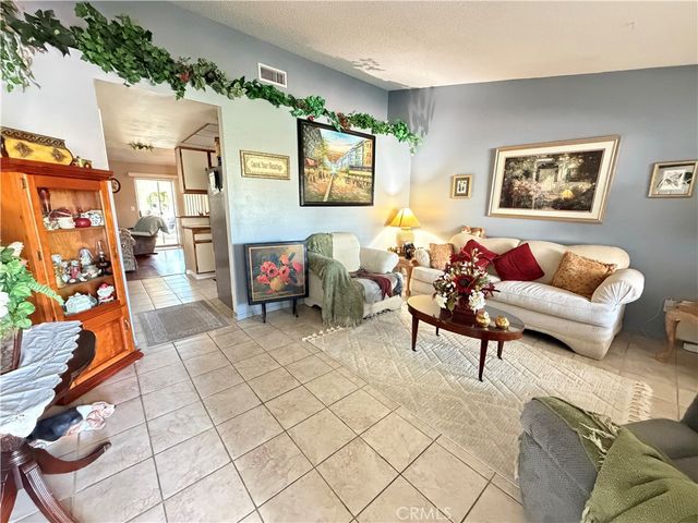 986 Clover, San Jacinto, CA 92582