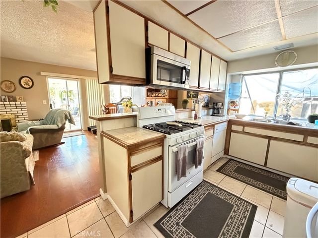 986 Clover, San Jacinto, CA 92582